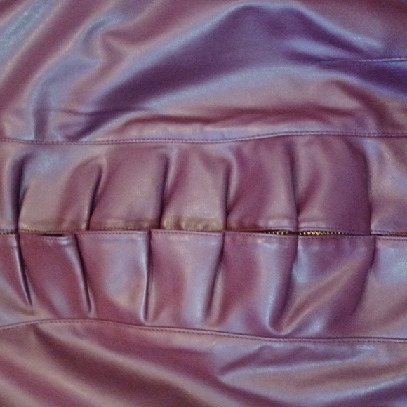 HOST PICK x 2!! Unique Chico's Burgundy Pleated Front Jacket - Picture 2 of 7